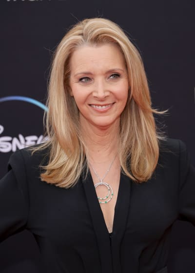 Lisa Kudrow attends the premiere of the Disney movie "Nate is better than ever" 